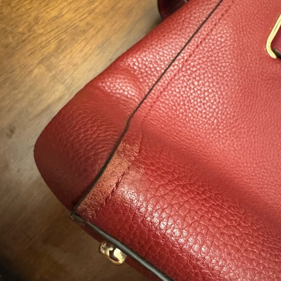 Dark red Coach bag

Used

Still has life to it

Send offers! - Picture 9 of 11